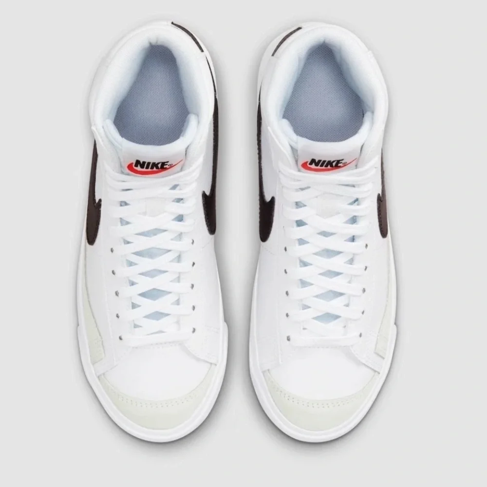 Nike | Kids White/Black Blazer ‘77 Mid High-Tops Lace Up‎ Sneakers Youth Size 7